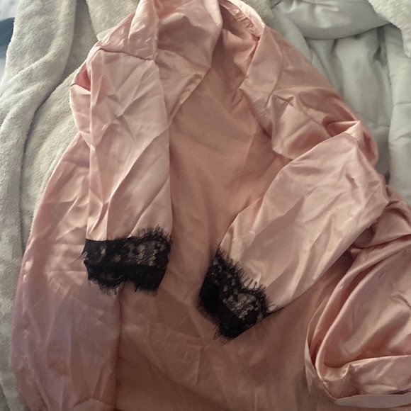 silky robe - Picture 2 of 2